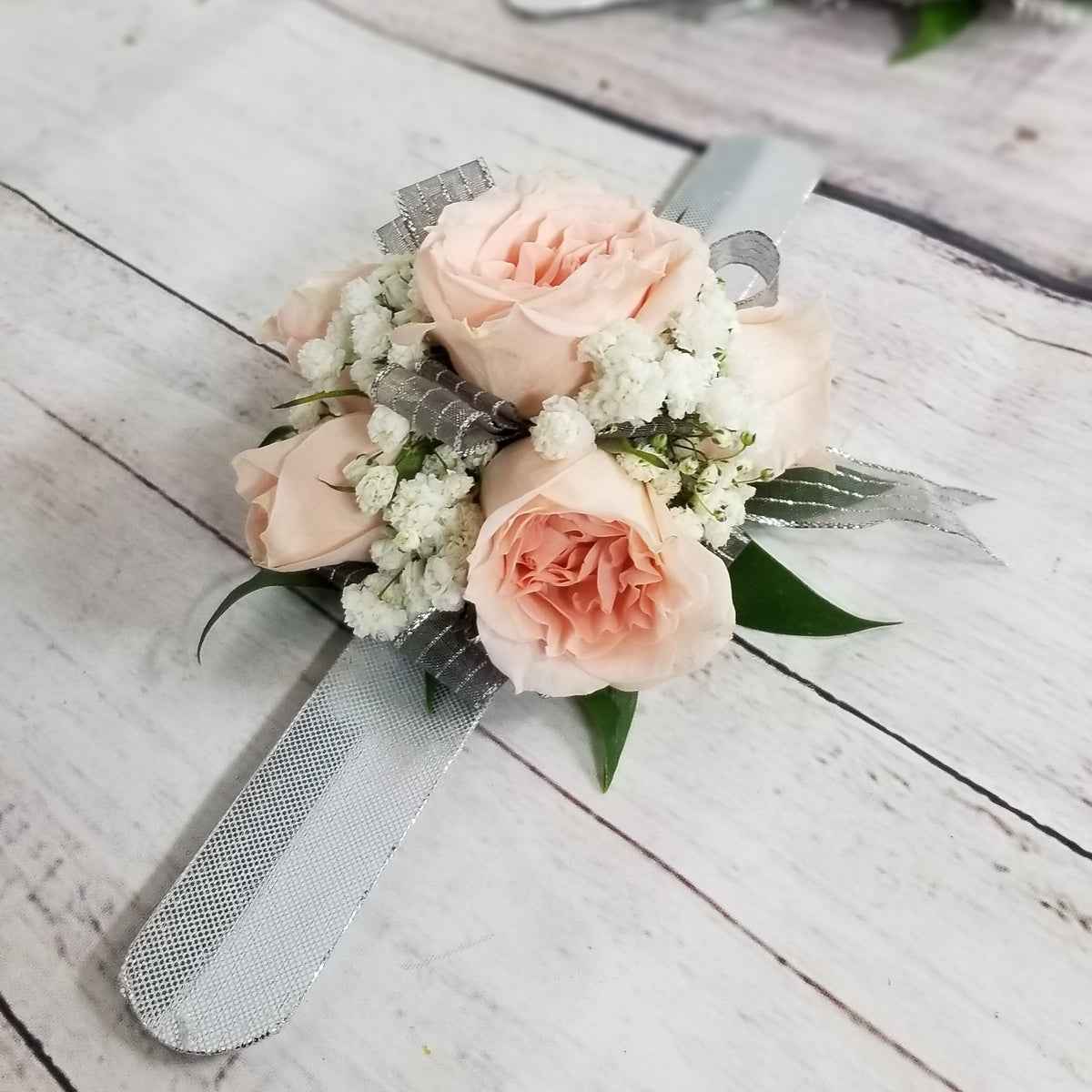 tiger lily wrist corsage Corsage - Roses